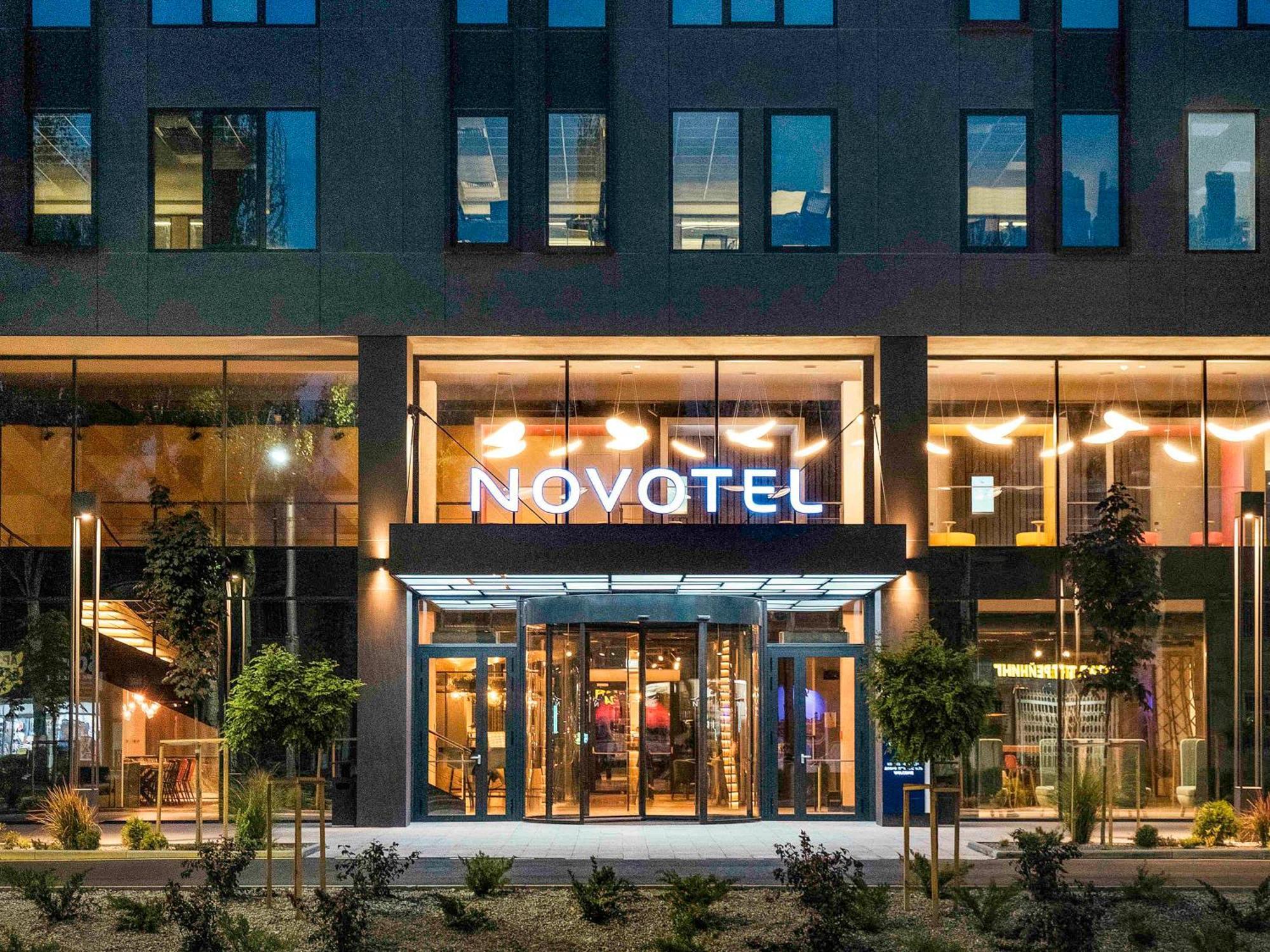 Novotel Bishkek City Center Kültér fotó Novotel Vilnius City Centre