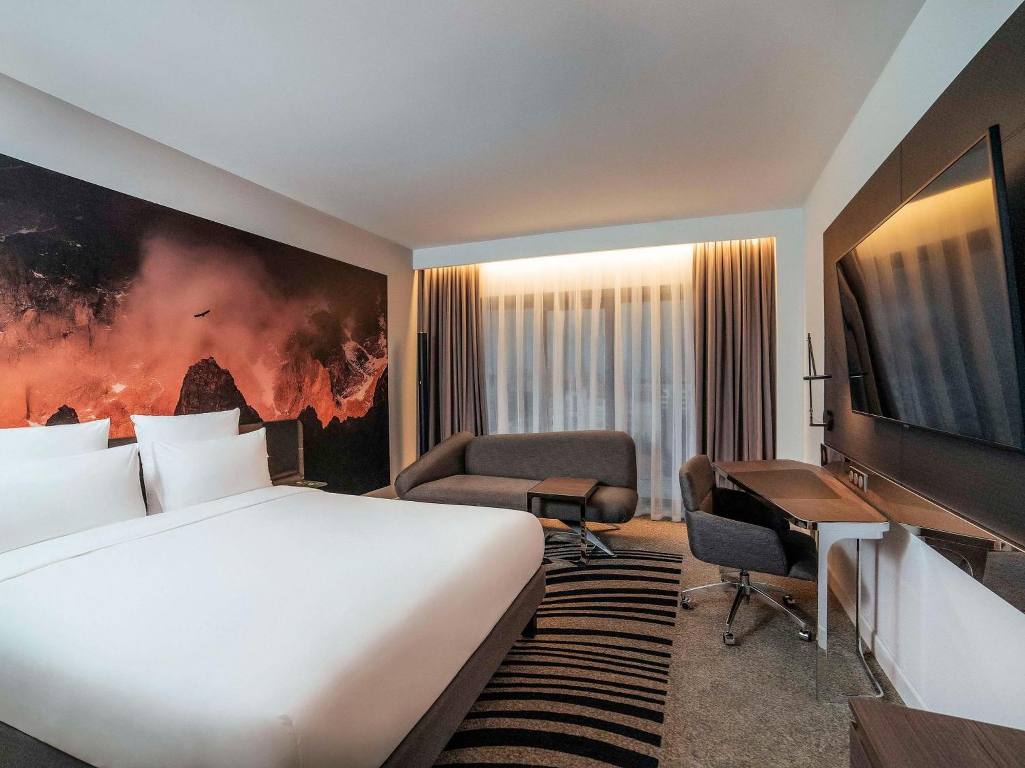 Novotel Bishkek City Center Kültér fotó