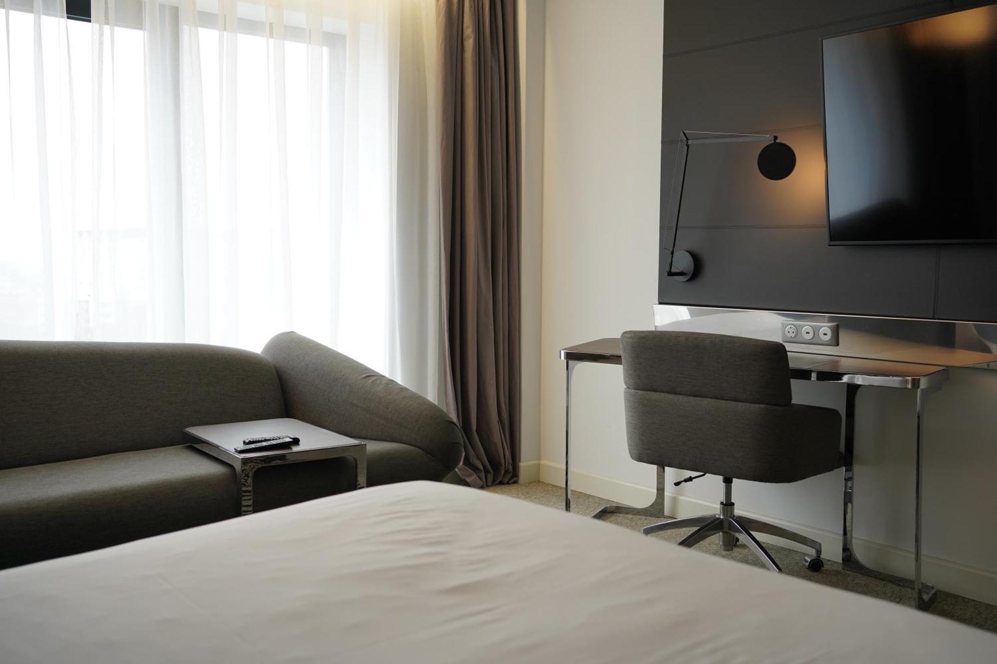 Novotel Bishkek City Center Kültér fotó