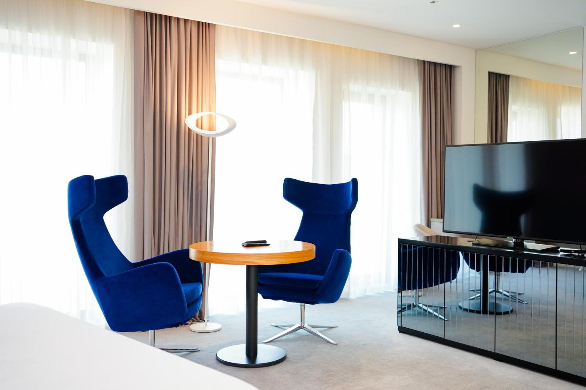 Novotel Bishkek City Center Kültér fotó