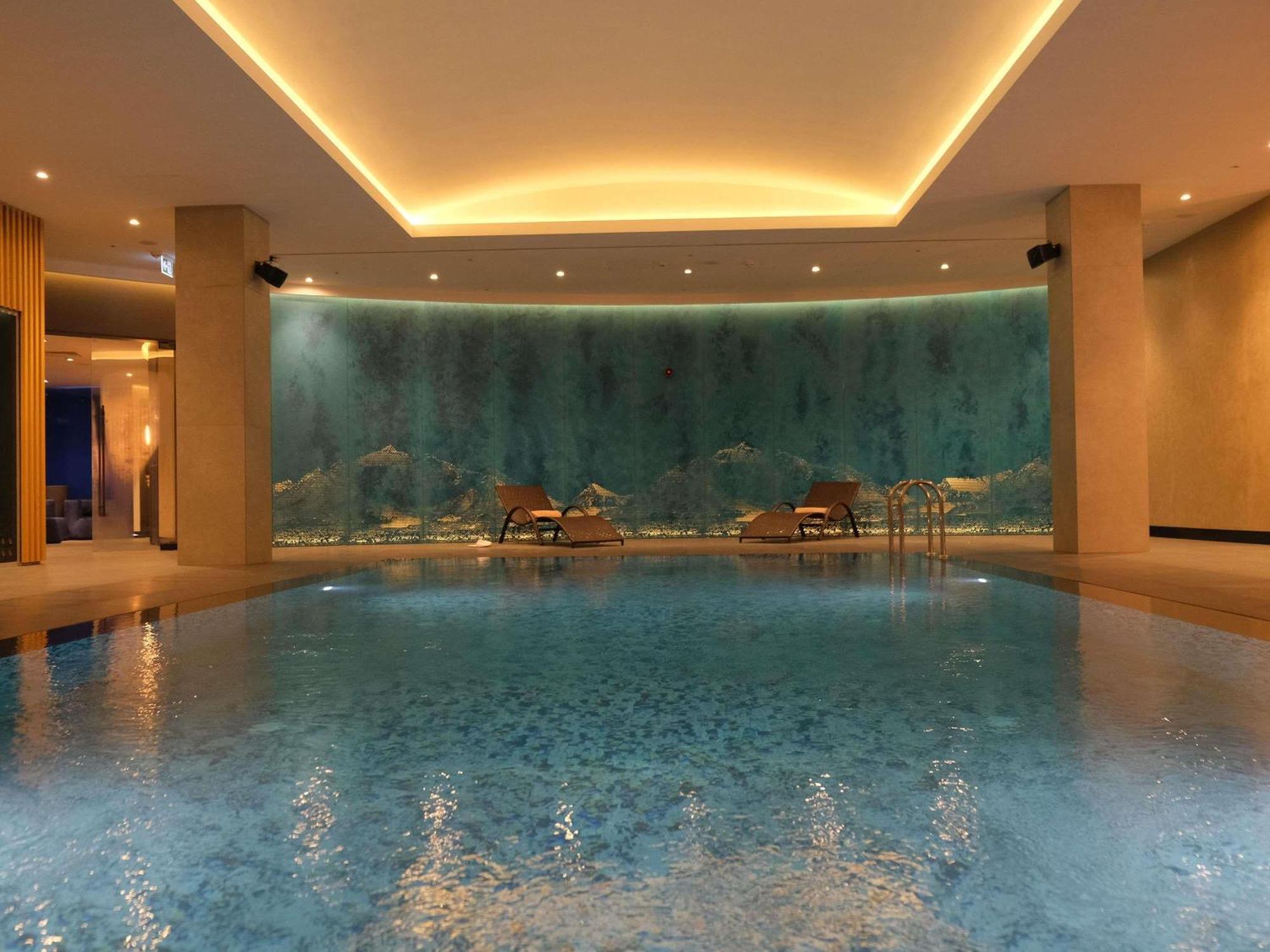 Novotel Bishkek City Center Kültér fotó