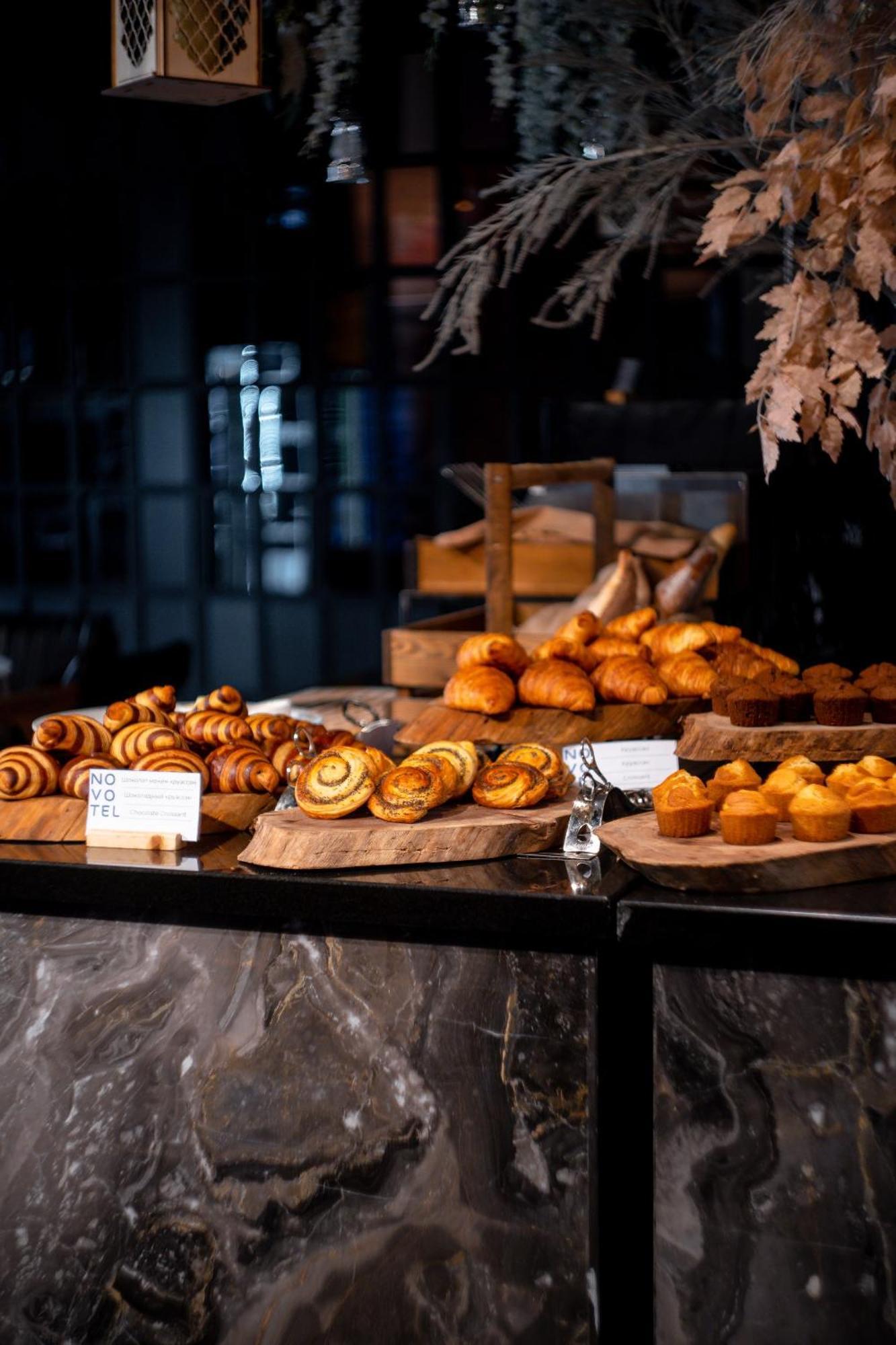 Novotel Bishkek City Center Kültér fotó